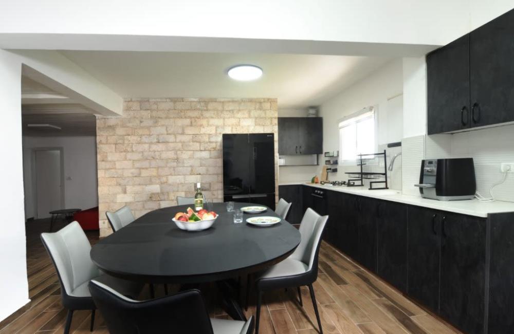 219041 סוויטה משפחתית גדולה, אחוזת מרלו - MERLOT, וילה  בדלתון וילות - Vila 4 U