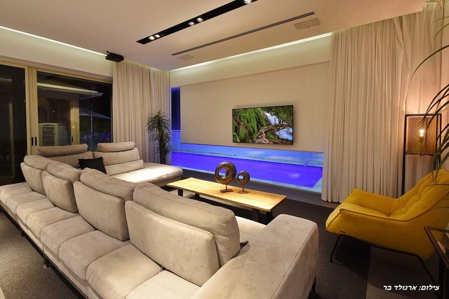 219544 המתחם החיצוני בערב, ריזורט הנסיכה, וילה  בנוף כנרת וילות - Vila 4 U