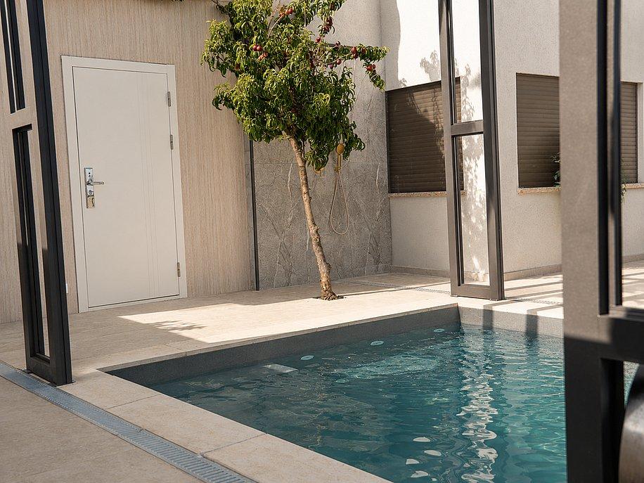 226484 מתחם הבריכה והג'קוזי, וילה נוף כנרת - Villa Nofe Kinneret, וילה  בנוף כנרת וילות - Vila 4 U