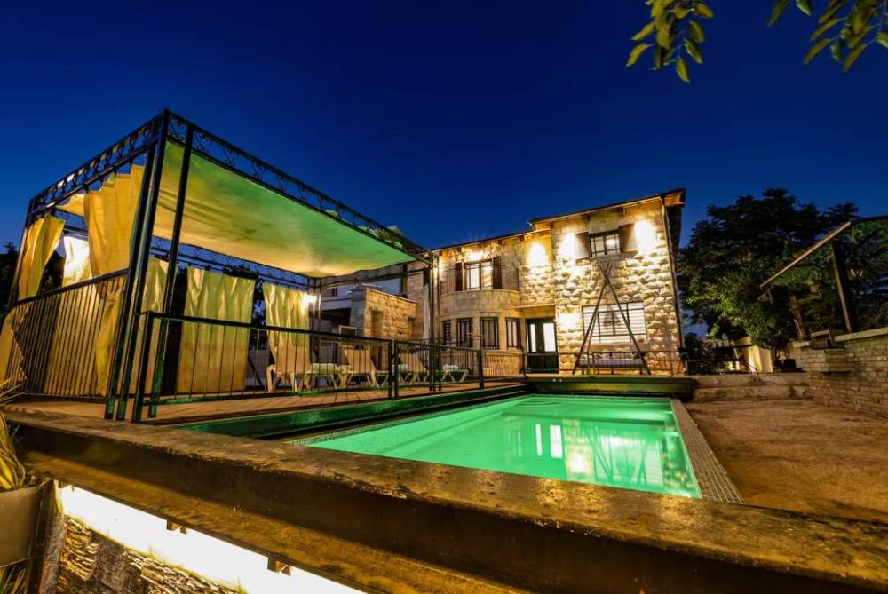 229594 מתחם הבריכה, אחוזת בלו ביי נתניה - Blue Bay Mansion, וילה  בנתניה וילות - Vila 4 U