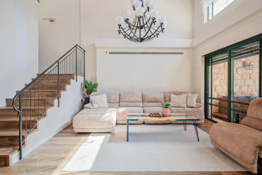 229636 הסלון ופינת אוכל, אחוזת בלו ביי נתניה - Blue Bay Mansion, וילה  בנתניה וילות - Vila 4 U
