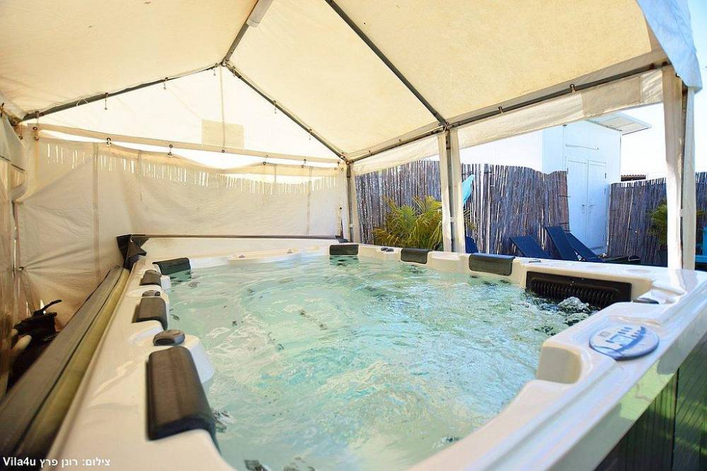 229828 המתחם החיצוני, וילה כרם יוסף, וילה  בגפן וילות - Vila 4 U