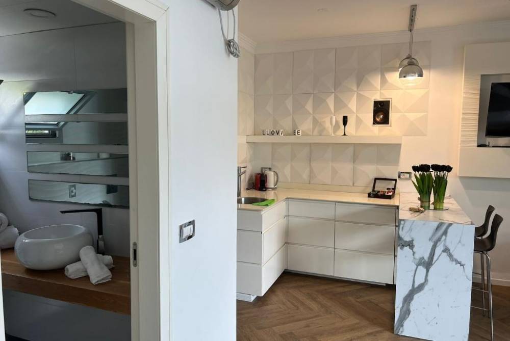 233105 פנים הסוויטות, שירת הכנרת, וילה  במושבה כנרת וילות - Vila 4 U