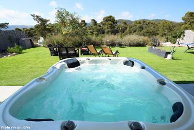 וידאו - וילה פורסט - Vila forest