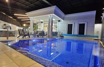 וידאו - וויט פאלאס -  White Palace