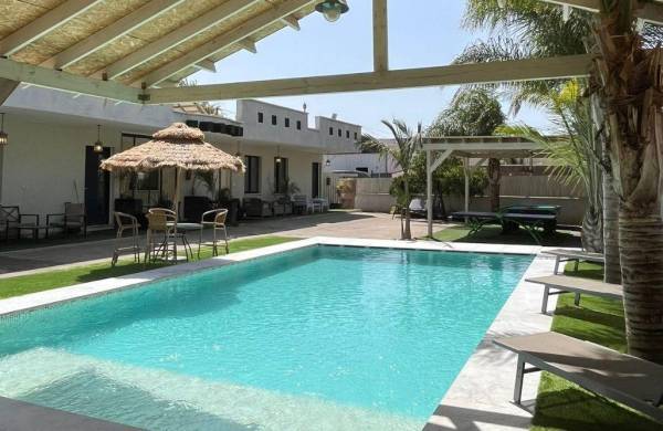 אחוזת אייל בגליל בריכת שחייה