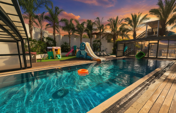 וילה קאסה רויאל   - חצר מפוארת