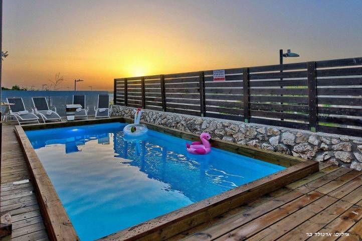 וילה ספא בצל השקד הבריכה והנוף