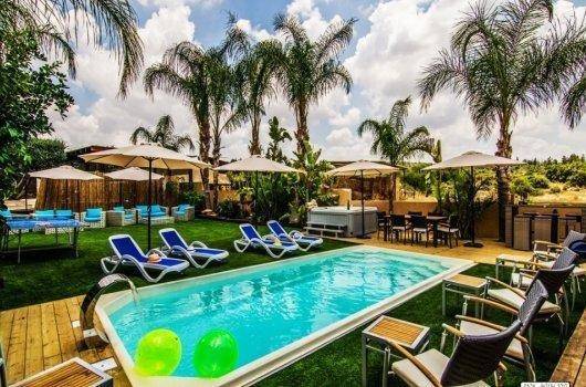 וילה אקסודוס - מתחם הבריכה