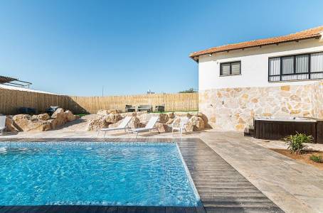 וילה שקיעות אדומות